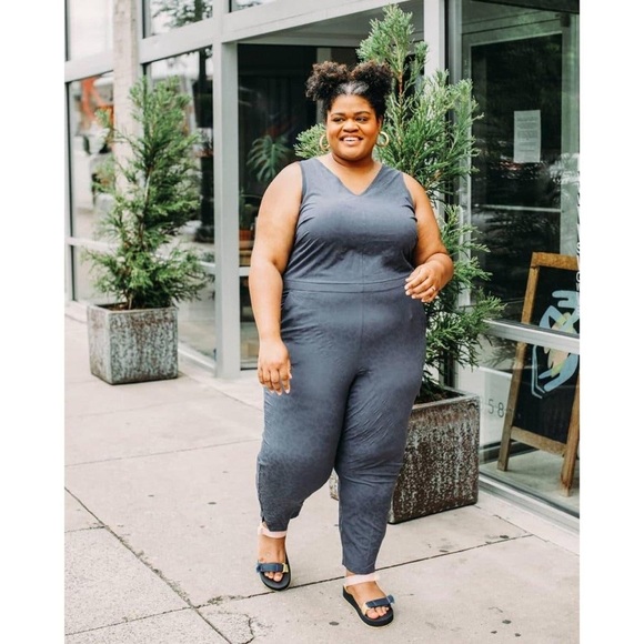 NWT Brooklyn Textured Jumpsuit Slate Blue Leopard Cheetah Print Stretch - Picture 3 of 15